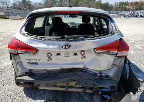 2017 Kia Forte Lx z USA, uszkodzony, nr VIN KNAFK5A83H5669624